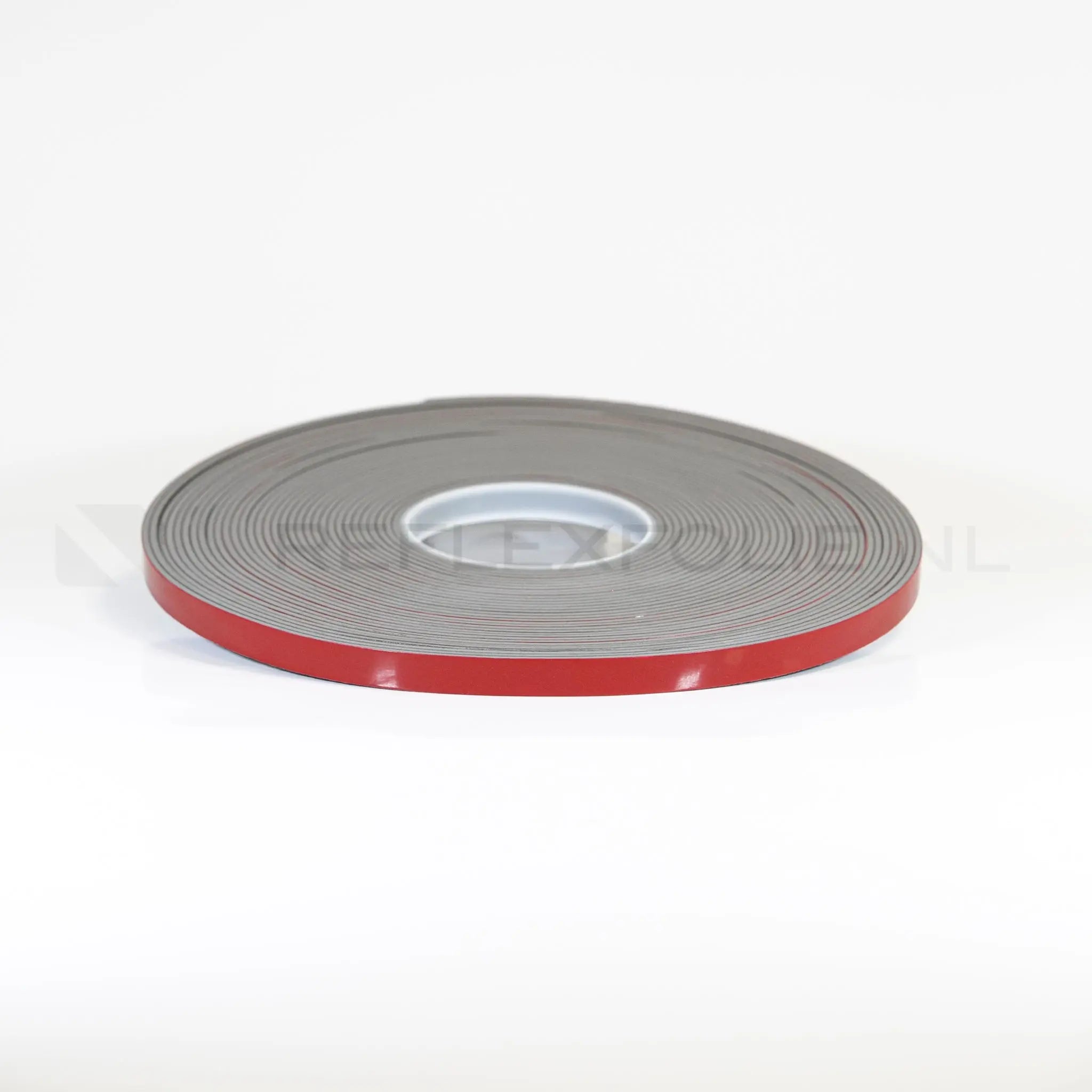 Bande magnétique adhésive super puissante brun anisotrope 3,2mm x 24 Bande magnétique adhésive super puissante brun anisotrope 3,2mm x 24