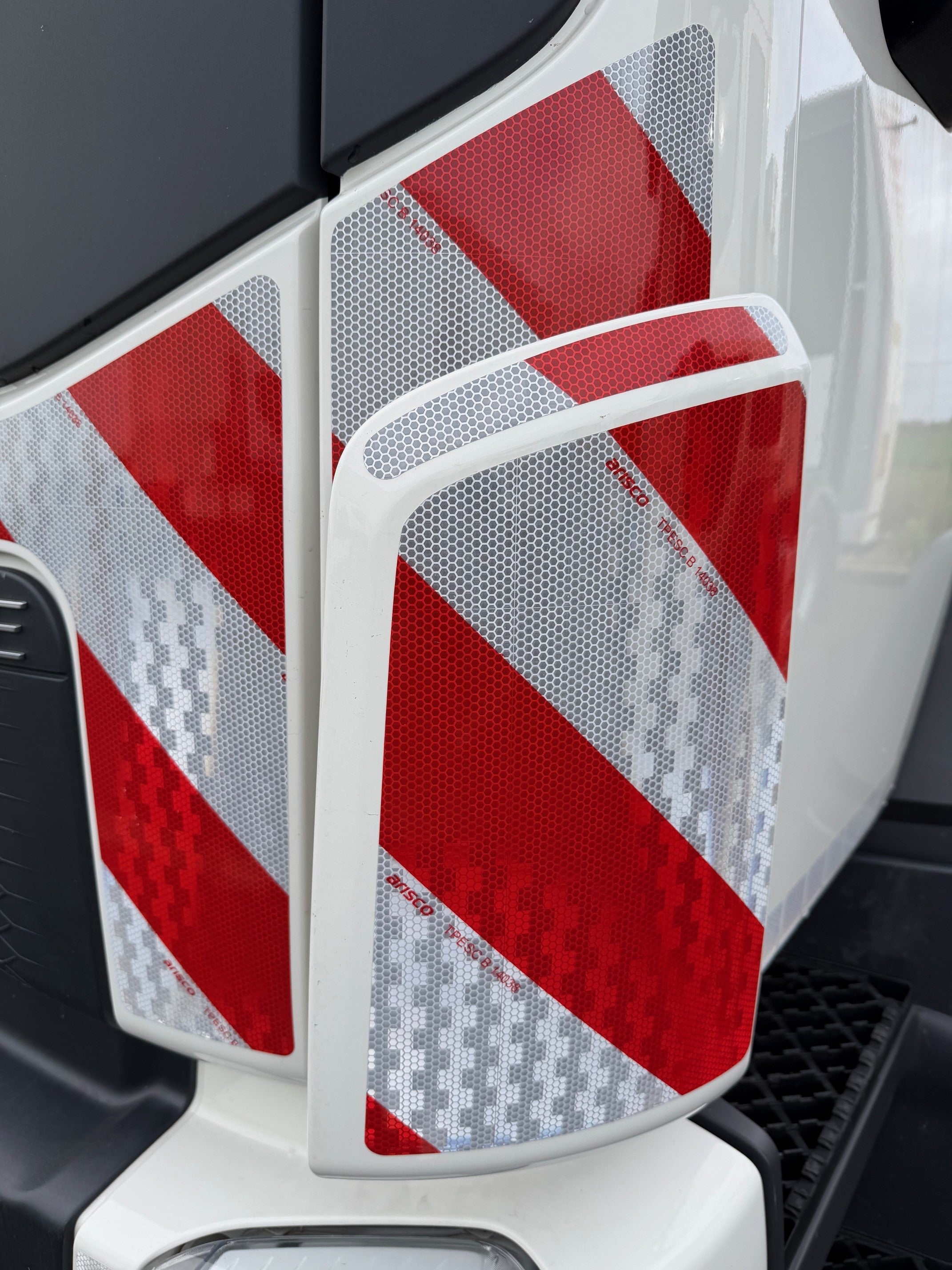 Reflecterende folie V-8000 Chevron Rood/Wit Rechtswijzend - Reflexfolie