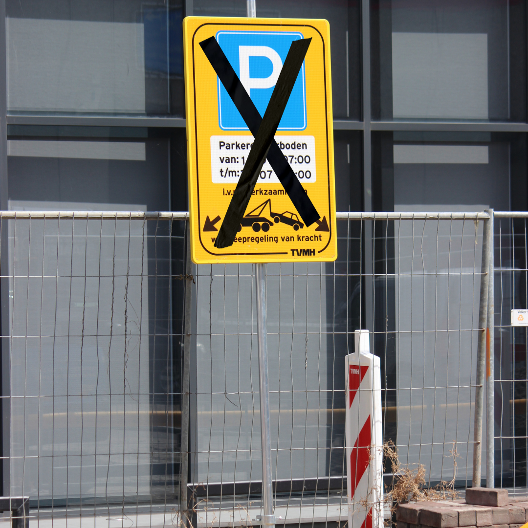 ANWB afplaktape zwart 100 mm x 100 mtr - Reflexfolie